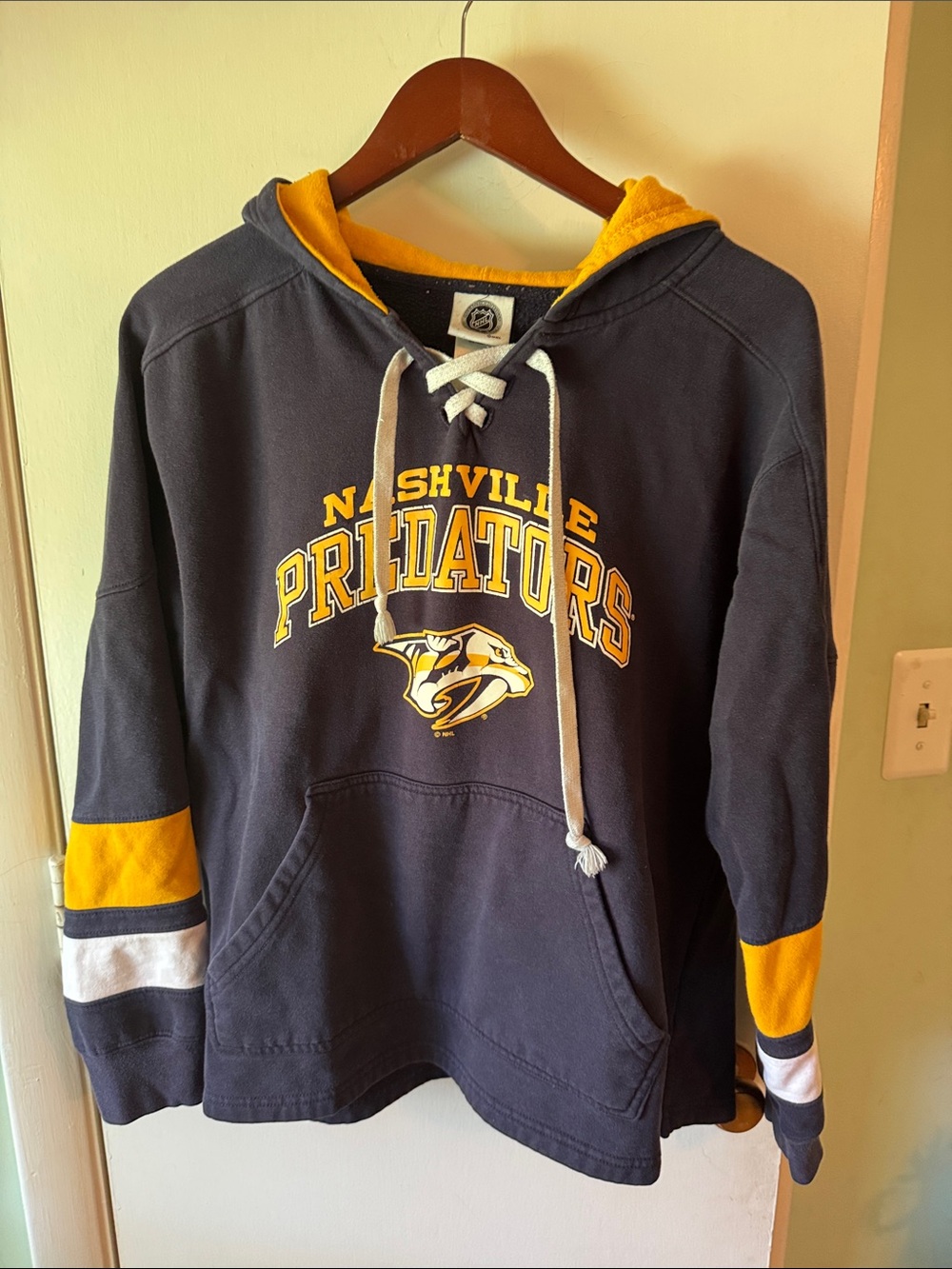 NHL Navy and Gold Crewneck Nashville Predators Sweater